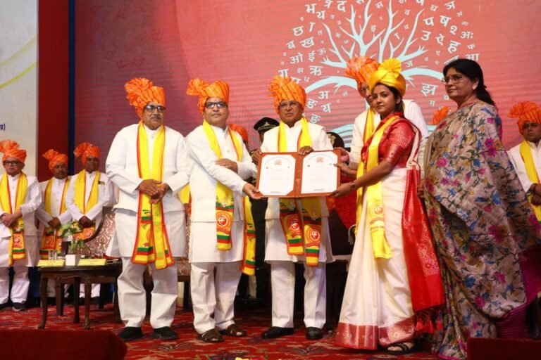 अटल बिहारी वाजपेयी हिंदी विश्वविद्यालय का षष्ठ दीक्षांत समारोह सम्पन्न