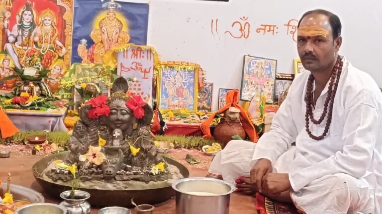 ग्राम रुसल्ला में महामृत्युंजय मंत्र जाप एवं पार्थिव शिवलिंग निर्माण का समापन