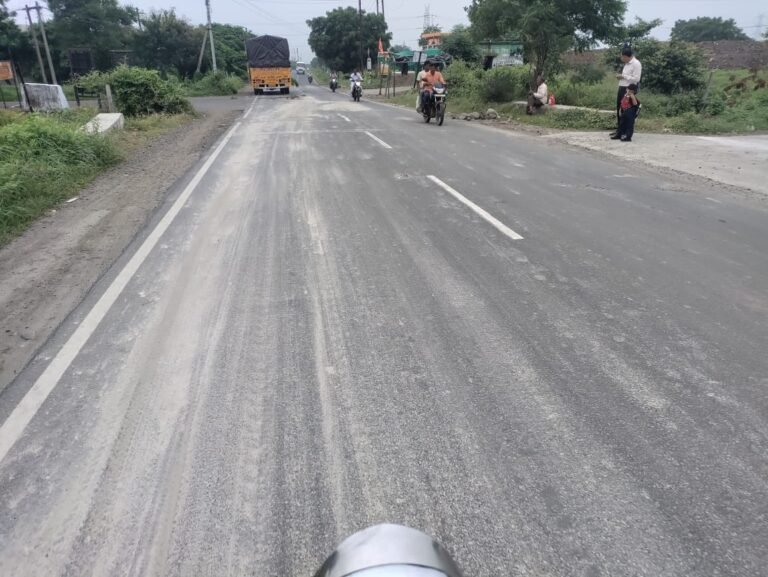 एनटीपीसी सेल्दा के राख परिवहन वाहनों को लेकर ग्रामीणों ने उठाई सुरक्षा व्यवस्था की मांग