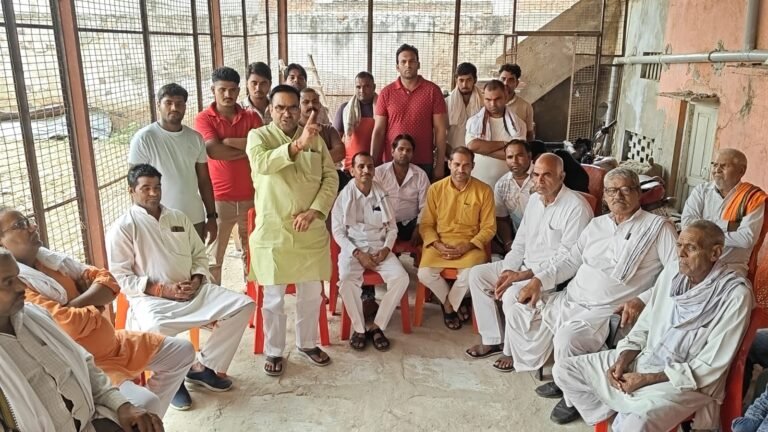 गन्ना मंत्री पर टिप्पणी के विरोध में ग्रामीणों ने खोला मोर्चा छाता शुगर मिल आंदोलन के बीच मंत्री लक्ष्मी नारायण के समर्थन में प्रेसवार्ता, बोले—मांग रखना अधिकार, अमर्यादित भाषा से बचें