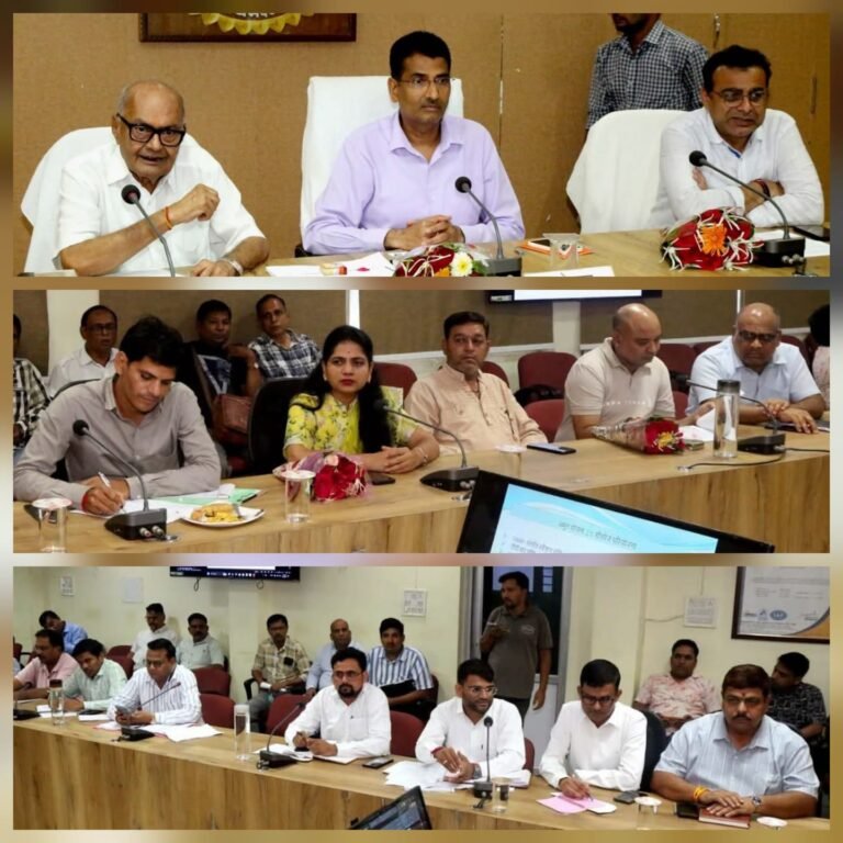 विधायक जयंत मलैया की अध्यक्षता में स्वच्छता, पेयजल, कचरा प्रबंधन और विकास कार्यों की समीक्षा बैठक