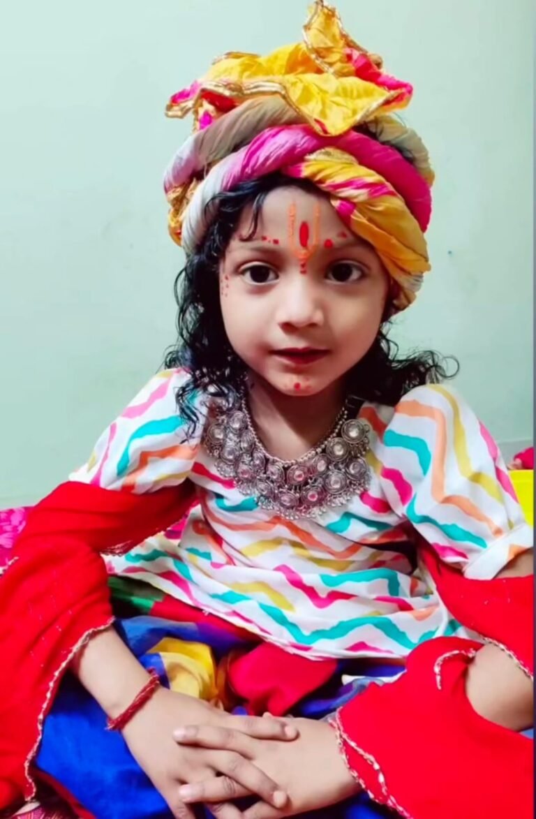 यशोदा का नंदलाला, बृज का उजाला है मेरे लाल से तो सारा जग झिलमिलाया है बाल गोपाल और राधा रानी के रूप में सजे नन्हे-मुन्ने बच्चों ने मोहा मन
