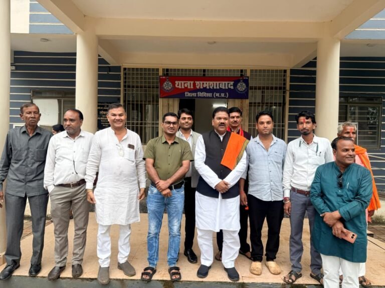 शमशाबाद में आयोग सदस्य ने थाना और छात्रावास का किया निरीक्षण, व्यवस्थाओं की ली जानकारी