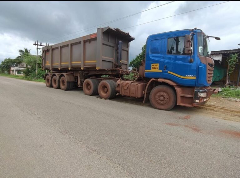 परलकोट मार्ग पर बैरिकेड क्षतिग्रस्त, PWD ने दोबारा लगाने के दिए निर्देश
