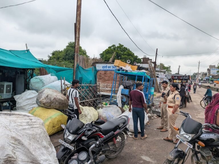 सड़क पर सुचारु यातायात के लिए भाण्डेर पुलिस ने चलाया अभियान