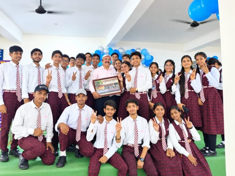ज्ञानदीप में विद्यार्थियों ने प्रस्तुत किए सांस्कृतिक कार्यक्रम शिक्षक दिवस पर गुरु-शिष्य परंपरा और शिक्षा के महत्व का दिया संदेश