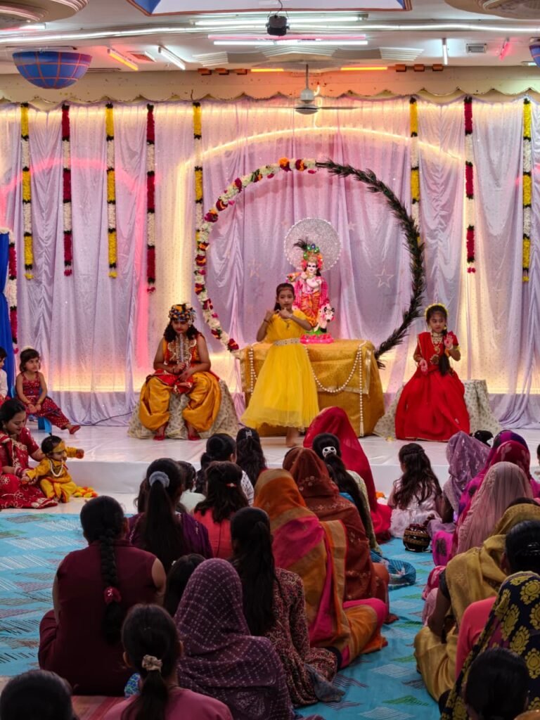 ब्रह्माकुमारी ईश्वरीय विश्वविद्यालय रामपुरा में जन्माष्टमी पर आध्यात्मिक एवं सांस्कृतिक कार्यक्रम