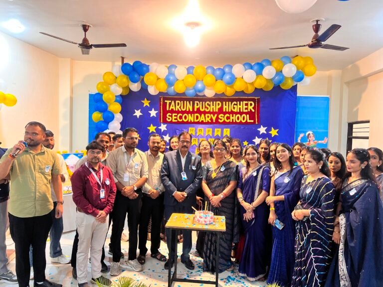 तरुण पुष्प हायर सेकेंडरी स्कूल में धूमधाम से मनाया शिक्षक दिवस विद्यार्थियों ने शिक्षक बनकर निभाई भूमिका, नाट्य प्रस्तुति से दिया गुरु सम्मान का संदेश
