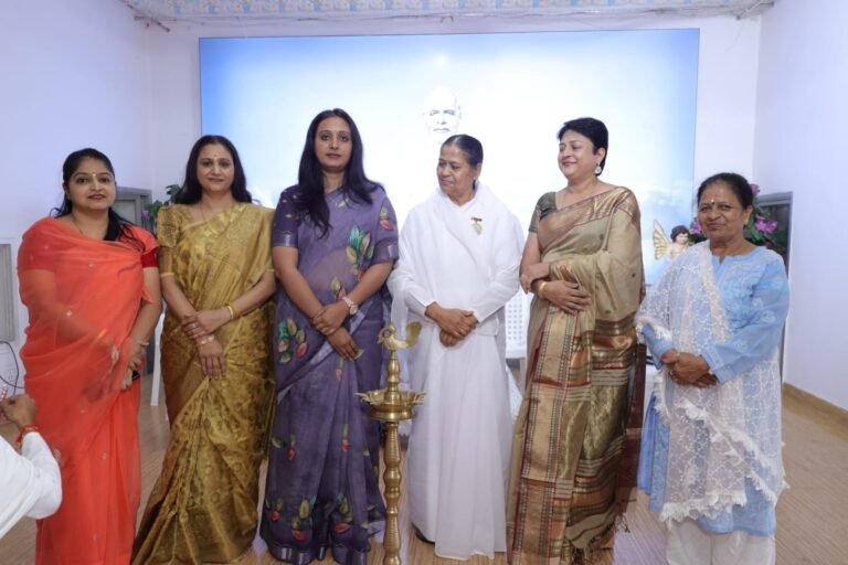 शिक्षक दिवस पर बुरहानपुर रोटी बैंक ने आयोजित किया आइडियल प्रिंसिपल अवार्ड समारोह 200 से अधिक स्कूल प्राचार्यों एवं शिक्षकों का स्मृति चिन्ह और सम्मान पत्र देकर किया सम्मान