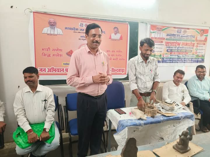 सीएमसीएलडीपी कक्षाओं का शुभारंभ, विद्यार्थियों को मिली पुस्तकें