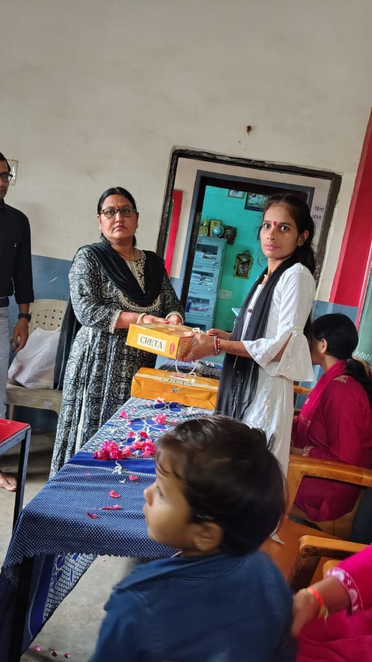 चित्रगुप्त विद्यापीठ में शिक्षक सम्मान समारोह आयोजित शिक्षकों का किया गया सम्मान, विद्यार्थियों ने प्रस्तुत किए सांस्कृतिक कार्यक्रम