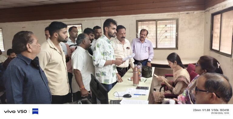 वार्ड क्रमांक 5 के रहवासियों ने मूलभूत सुविधाओं को लेकर नगर पालिका को सौंपा आवेदन