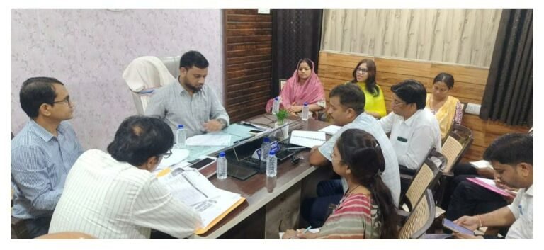 सेवा संकल्प अभियान को लेकर अनुविभागीय अधिकारियों ने ली बैठक तैयारियों की समीक्षा कर अधिकारियों एवं कर्मचारियों को दिए आवश्यक निर्देश