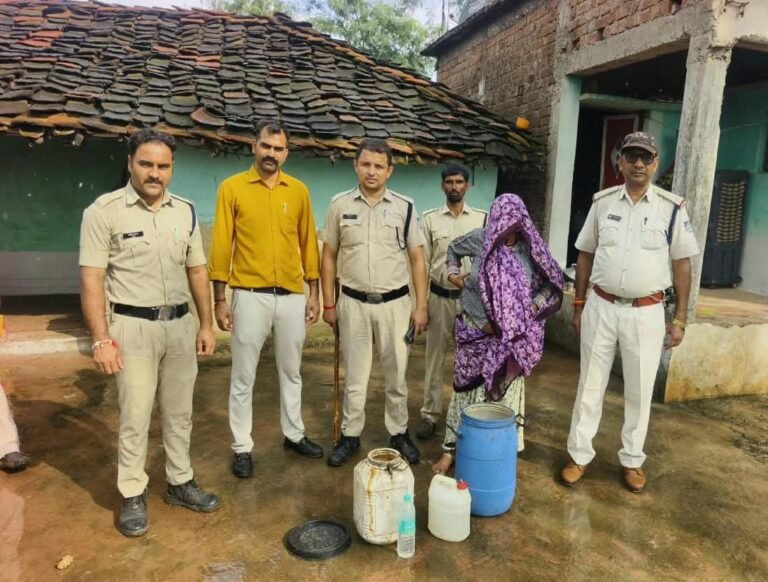 शमशाबाद में कच्ची शराब पर कार्रवाई, 5 लीटर शराब और 1 क्विंटल महुआ लहान बरामद