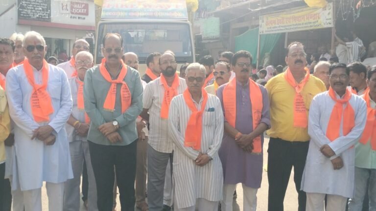 बैरसिया में हिंदुत्व समिति के तत्वावधान में डोली ग्यारस चल समारोह धूमधाम से निकाला गया