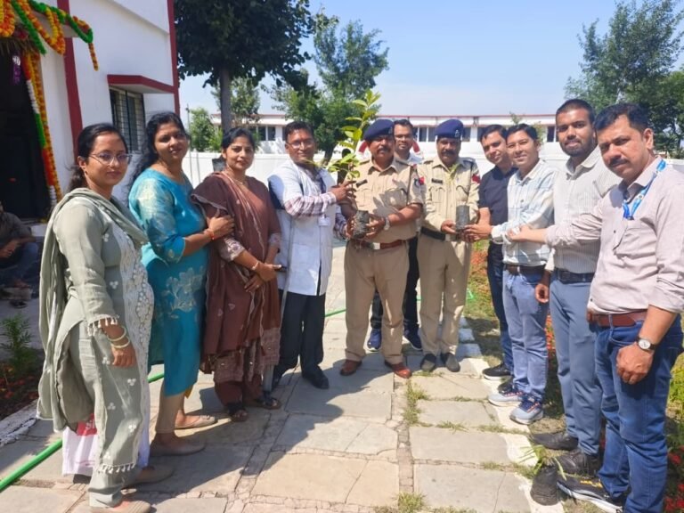 जिलेभर में आयुर्वेद दिवस पर स्वास्थ्य शिविर आयोजित, हजारों लोगों को मिला नि:शुल्क परामर्श और औषधियों का लाभ