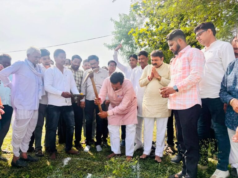 विधायक राजकुमार मेव ने महेश्वर विधानसभा को दी 2 करोड़ 14 लाख 50 हजार रुपये के विकास कार्यों की सौगात विभिन्न ग्रामों में विकास कार्यों का भूमिपूजन एवं लोकार्पण