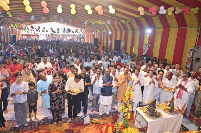 सागर में श्रीमद्भागवत कथा का भव्य समापन, दद्दा जी के प्रकटोत्सव पर हुई महाआरती