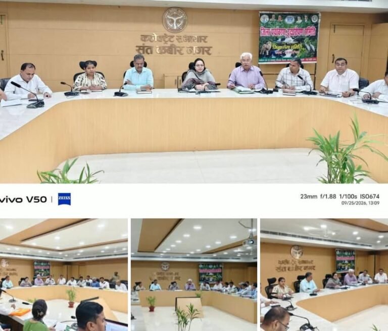 पर्यावरण, स्वच्छता और कूड़ा प्रबंधन को लेकर डीएम अनुज मलिक ने दिए आवश्यक दिशा-निर्देश वृक्षारोपण, डोर-टू-डोर कूड़ा कलेक्शन, अस्पतालों की स्वच्छता और नदियों की साफ-सफाई पर विशेष जोर