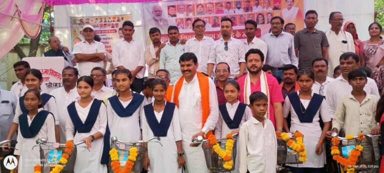 शिक्षा के क्षेत्र में विधायक श्याम बरडे की पहल, 122 मेधावी विद्यार्थियों को प्रोत्साहन राशि से किया सम्मानित