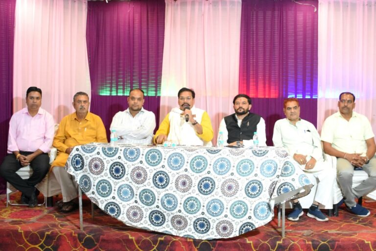 चुनाव आयोग को लेकर कांग्रेस के सवालों पर हीरा सिंह राजपूत ने रखी प्रतिक्रिया, तथ्यों के आधार पर चर्चा की अपील