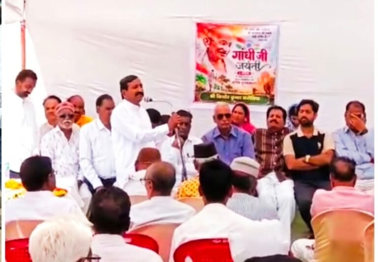 गांधी-शास्त्री जयंती पर वार्ड-2 में गूंजा स्वच्छता का संदेश पार्षद रवि करोसिया के आयोजन में पौधरोपण और स्वच्छता अभियान, जनप्रतिनिधियों ने श्रमदान कर लिया स्वच्छता का संकल्प