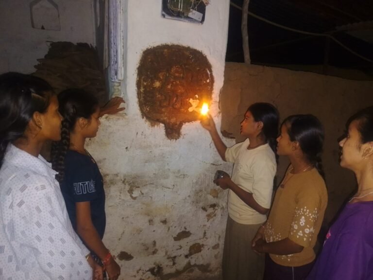 शाम होते ही गूंजते हैं संझा माता के गीत, दीवारों पर साकार होती लोककला की मनमोहक छटा