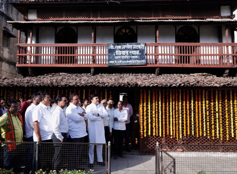 मंत्री आशीष शेलार ने सावनेर के राम गणेश गडकरी स्मारक का किया निरीक्षण