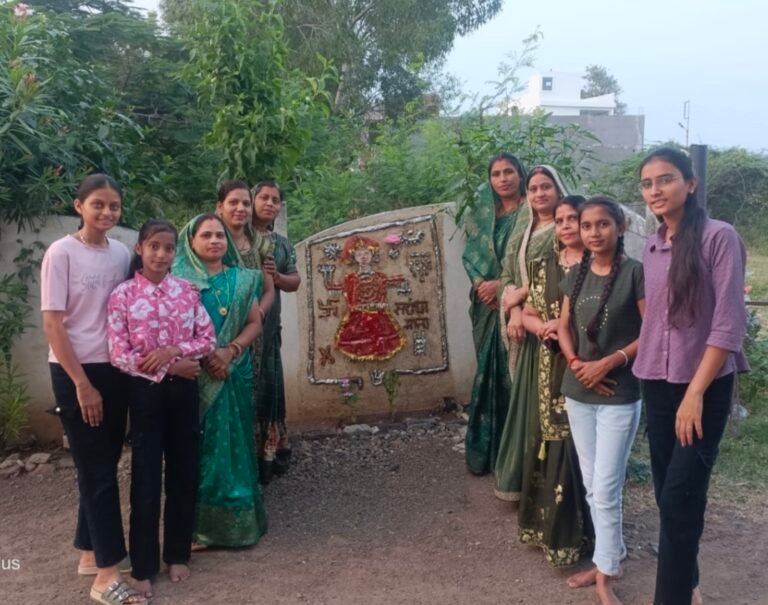 वर्धमान कॉलोनी में श्रद्धा और उत्साह के साथ हुई संजा माता की आराधना महिलाओं ने सामूहिक सहयोग से सजाया संजा माता का स्वरूप, 16 दिनों तक गूंजे भजन-कीर्तन