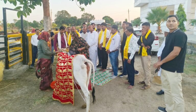सर्वपितृ अमावस्या पर गौशाला में 18 सवामणियों का भव्य आयोजन, भाजपा के सभी 13 पार्षद देंगे एक माह का वेतन नगरपालिका अध्यक्ष पिंकी गुर्जर और उपाध्यक्ष विनय आस्तोलीया ने गौशाला विकास में सहयोग का दिया आश्वासन