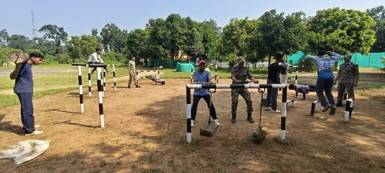 मैनपुर में युवाओं के भविष्य को नई दिशा दे रही सीआरपीएफ की 211वीं बटालियन पुलिस भर्ती की तैयारी के साथ स्वरोजगार प्रशिक्षण की पहल, युवक-युवतियों को आत्मनिर्भर बनाने पर जोर