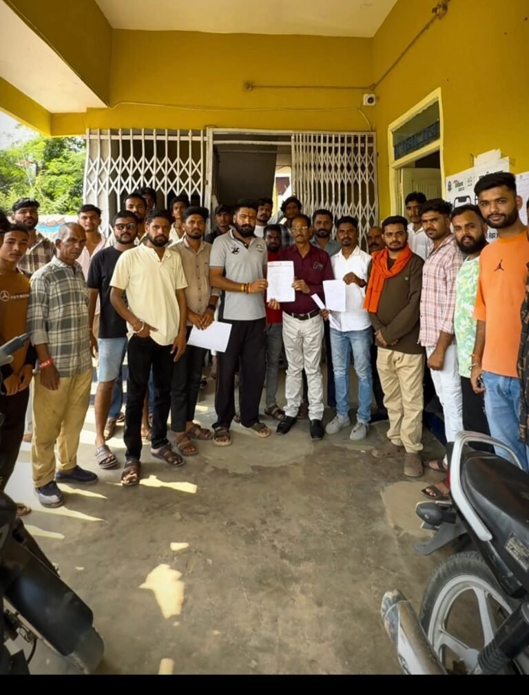 बरघाट में सड़क निर्माण के दौरान धूल नियंत्रण के लिए भाजयुमो ने सौंपा ज्ञापन, नियमित पानी छिड़काव की मांग
