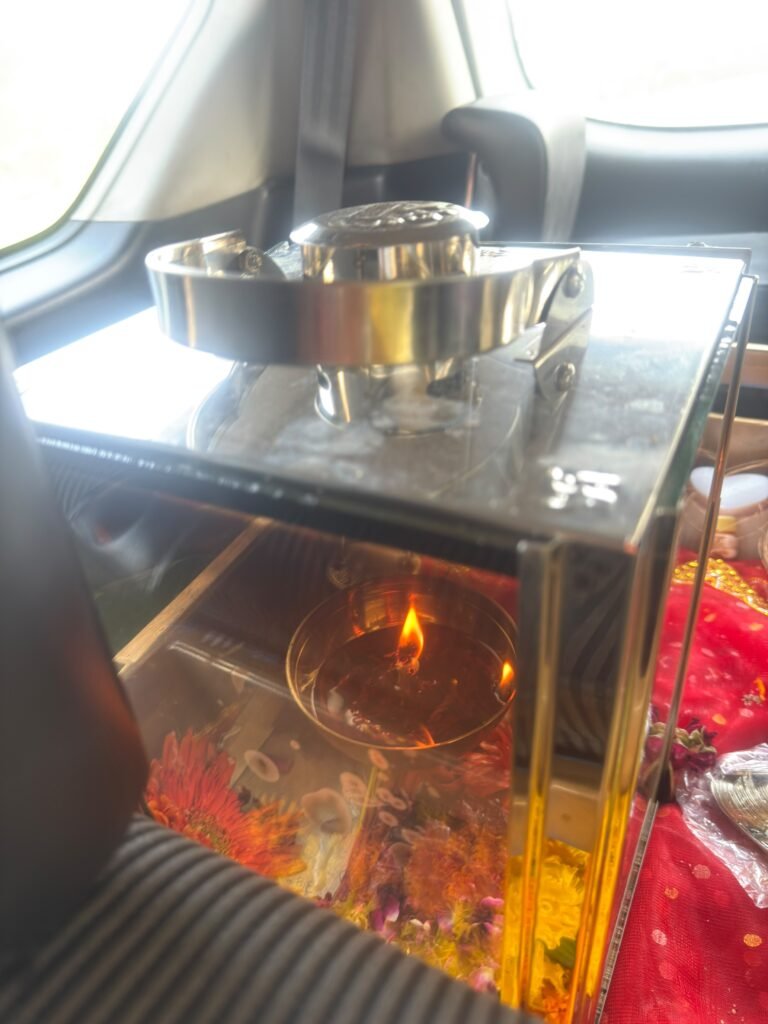 मंडलेश्वर में सजा मां वैष्णो देवी का दरबार, कटरा धाम से लाई गई अखंड ज्योत की स्थापना