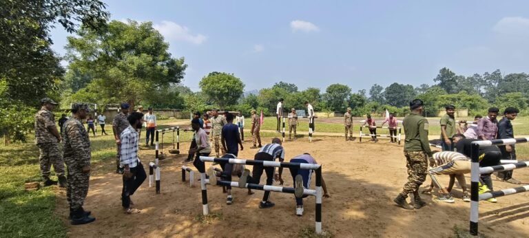 सीआरपीएफ, पुलिस भर्ती के साथ कौशल प्रशिक्षण की पहल 211वीं बटालियन की पहल से शोभा, इंदागांव और जुगाड़ के युवाओं को मिल रहा प्रशिक्षण का अवसर, स्वरोजगार से जोड़ने की भी तैयारी