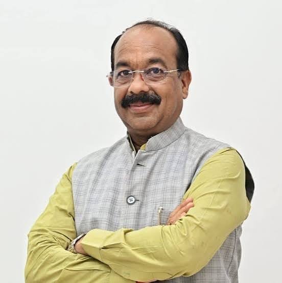 लछनपुर में मल्टी-परपस इंडोर हॉल के निर्माण के लिए करीब 5 करोड़ रुपये स्वीकृत क्रीड़ा प्रोत्साहन योजना के तहत खेल एवं युवा कल्याण विभाग ने दी मंजूरी, विभिन्न खेलों के लिए विकसित होंगी आधुनिक सुविधाएं उप मुख्यमंत्री श्री अरुण साव के अनुमोदन के बाद प्रशासकीय स्वीकृति का आदेश जारी