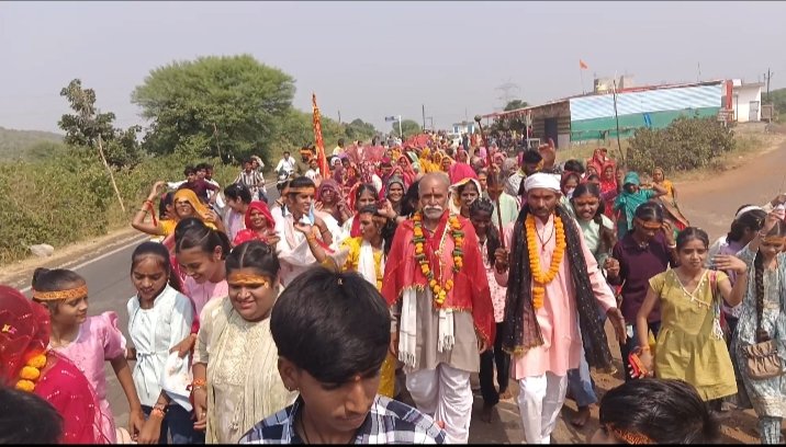नवरात्रि में कायस्थ समाज की अनूठी पहल, 40 परिवारों ने शाकाहार अपनाने का लिया संकल्प मांसाहार त्यागो, सम्मान पाओ’ अभियान के तहत शाकाहारी परिवारों का सम्मान, घर-घर पहुंचकर जागरूकता फैला रही कायस्थ बंधु समिति