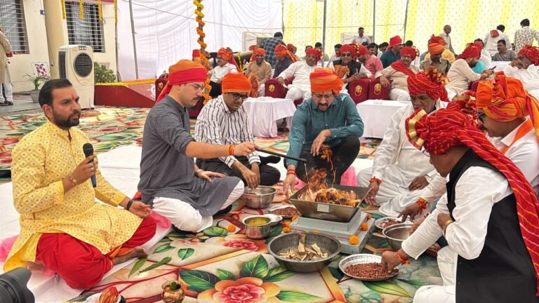 विजयादशमी पर पुलिस लाइन सहित जिले के सभी थानों एवं चौकियों में विधिविधान से हुआ शस्त्र पूजन