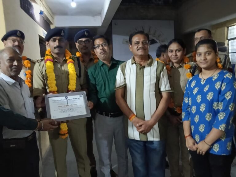 पुलिस स्मृति दिवस पर NHRCCB इंदौर इकाई ने पुलिसकर्मियों का किया सम्मान