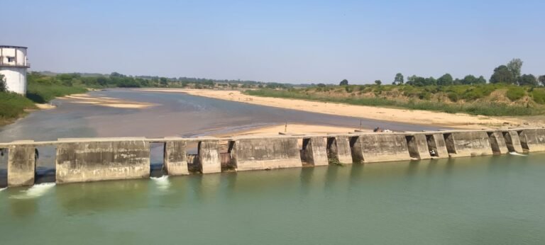 केवई नदी का घटता जलस्तर: कोतमा में स्टॉप डैम के गेट समय पर बंद न होने से नागरिकों में रोष, नियमानुसार कार्रवाई की उठी मांग