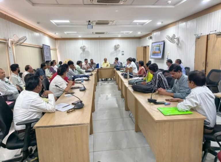 स्कूल शिक्षा विभाग की लंबित सी एम हेल्पलाइन शिकायतों के निराकरण हेतु बैठक में दिए गए अह्म दिशा निर्देश