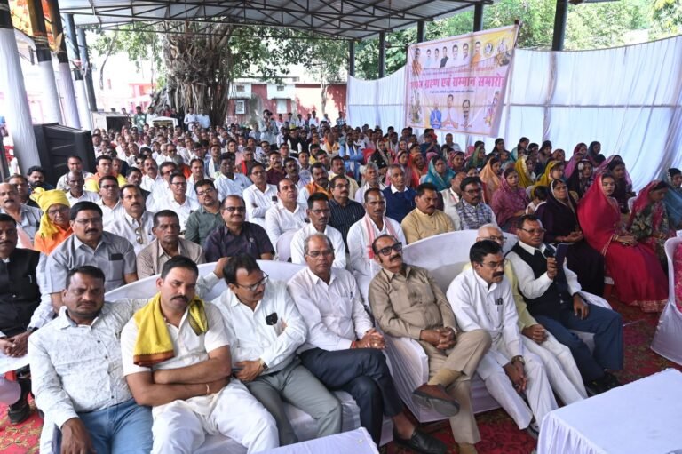 छत्तीसगढ़ यादव (ठेठवार) महासभा का शपथ ग्रहण एवं कार्यकारिणी विस्तार समारोह संपन्न, पुष्पा यादव बनीं महिला प्रकोष्ठ की प्रदेश अध्यक्ष राजिम में मंत्री गजेन्द्र यादव ने नवनिर्वाचित पदाधिकारियों को दिलाई शपथ, समाज की एकता और विकास पर दिया गया जोर