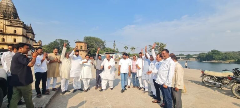 सत्य सनातन स्वाभिमान यात्रा: ओरछा में 26 को होगा पार्थिव शिवलिंग महायज्ञ, सागर से पहुंचे शिवलिंग निर्माण के प्रभारी सुरेंद्र सुहाने व अभिषेक गौर ने ली तैयारियों की बैठक