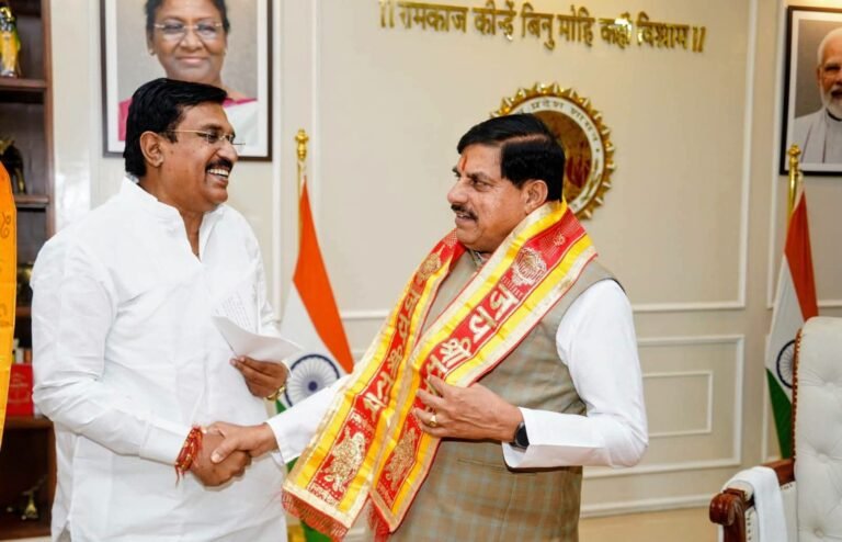 विधानसभा समिति की बैठक और ई-विधान प्रशिक्षण में शामिल हुए विधायक राजकुमार मेव, मुख्यमंत्री से की क्षेत्र के विकास पर चर्चा