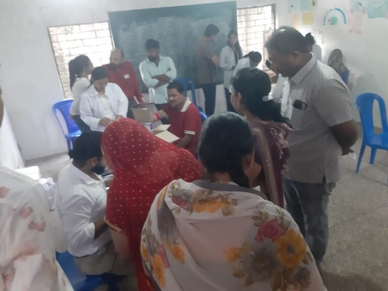 करही में नगर व्यापारी संघ का सराहनीय प्रयास कन्या शाला स्कूल में स्वास्थ्य शिविर संपन्न, 132 व्यापारियों व परिजनों ने कराई विशेष पैथोलॉजी जांच दीपावली पर्व के बाद अनुभवी MBBS एवं MD डॉक्टरों का दल देगा निःशुल्क चिकित्सकीय परामर्श
