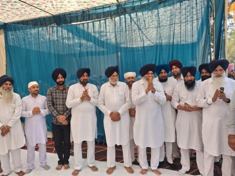 पायल में शिरोमणि अकाली दल बादल के नए कार्यालय का उद्घाटन मनजीत सिंह मदनीपुर की अगुवाई में हुआ धार्मिक समारोह, संगत के लिए लगाया गया लंगर